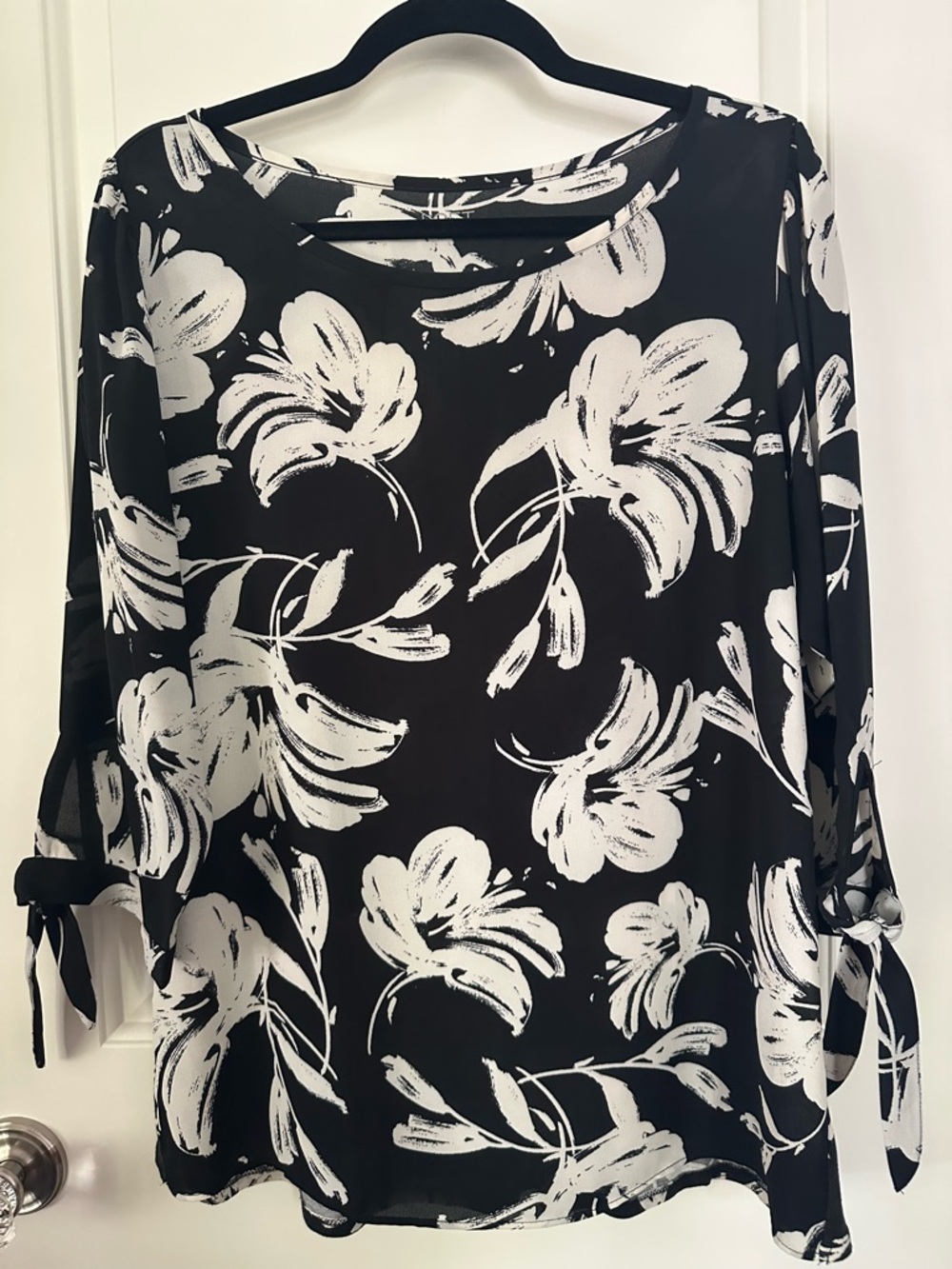 LOFT Black White Floral Blouse Large Tie Sleeve Top Lightweight Flowy